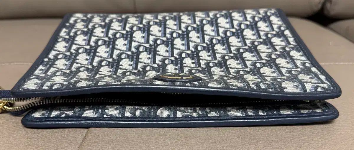 ディオール オブリーク