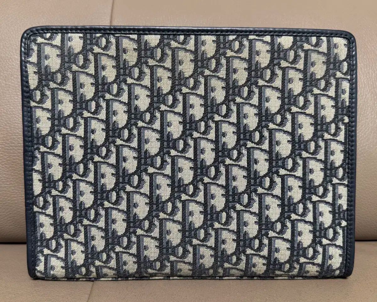 30 モンテーニュ