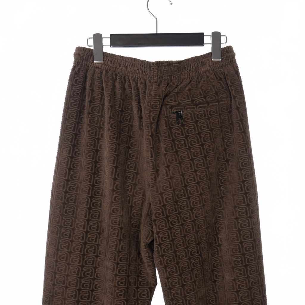 トラックパンツ