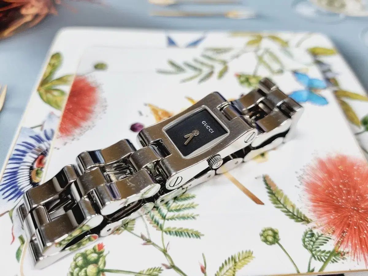 グッチ 2305L レディースメタル時計