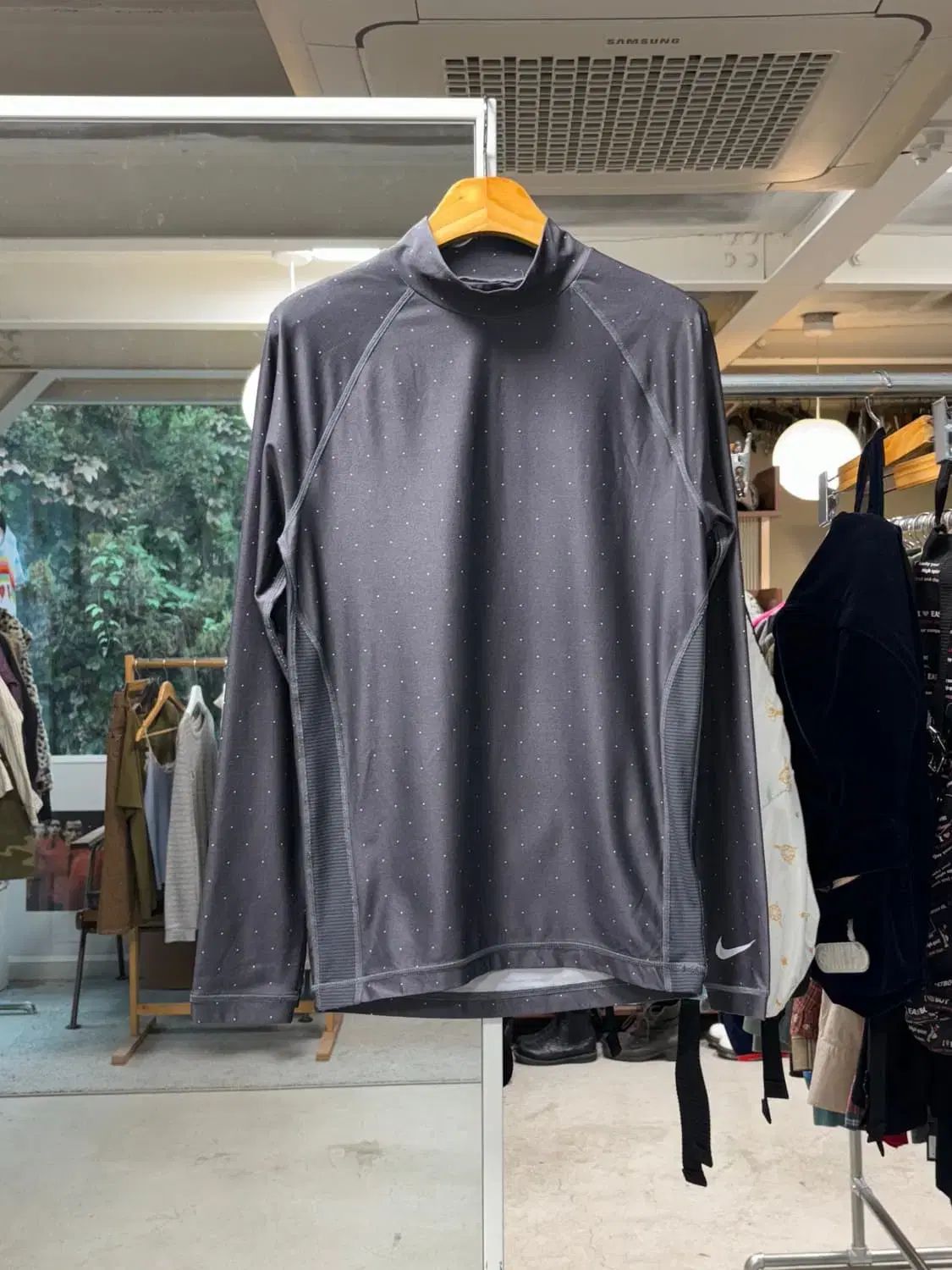 ナイキ ドット モクネック ロングスリーブ