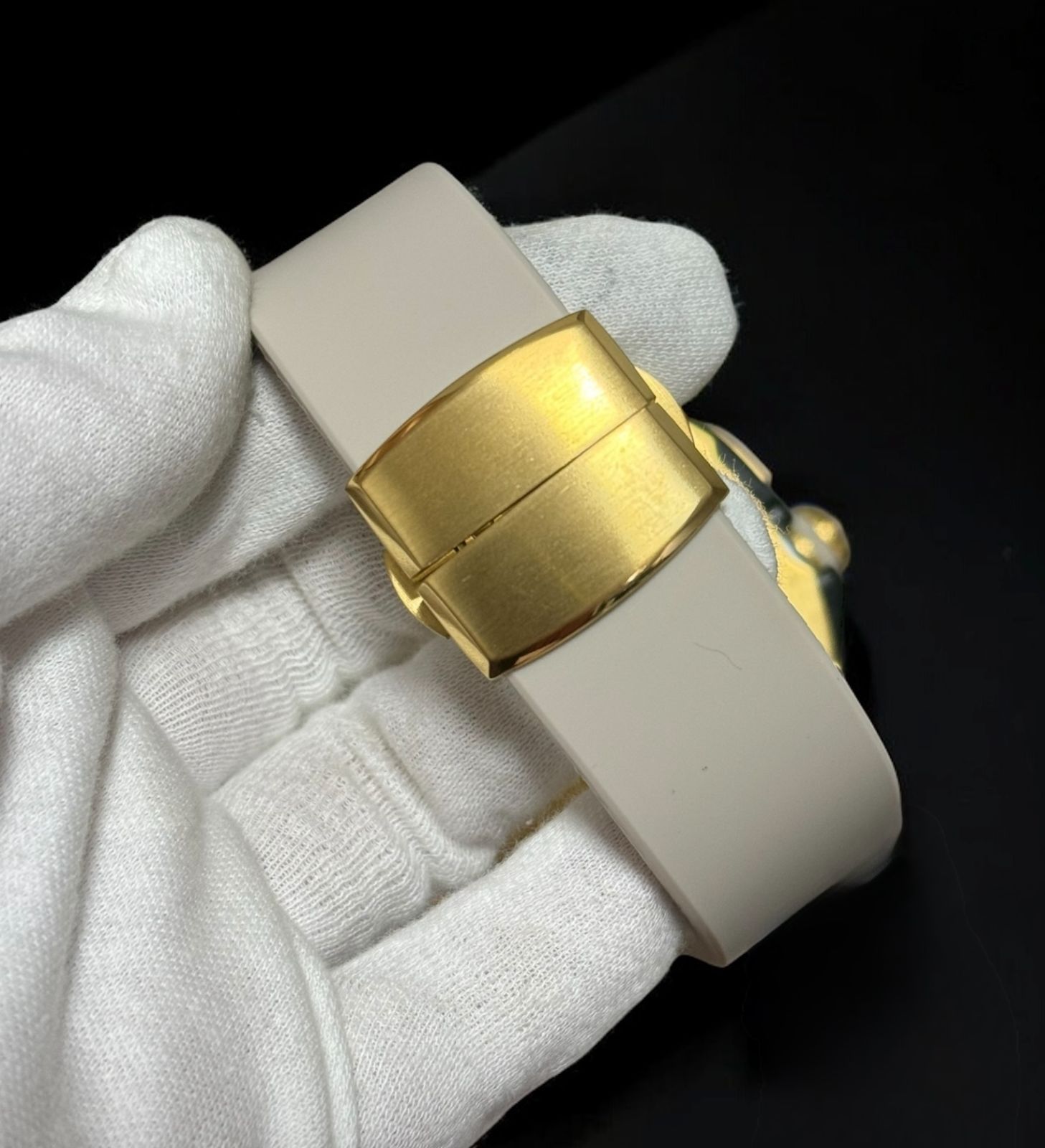 アップルウォッチ カバー