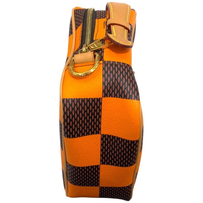 メッセンジャーバッグ