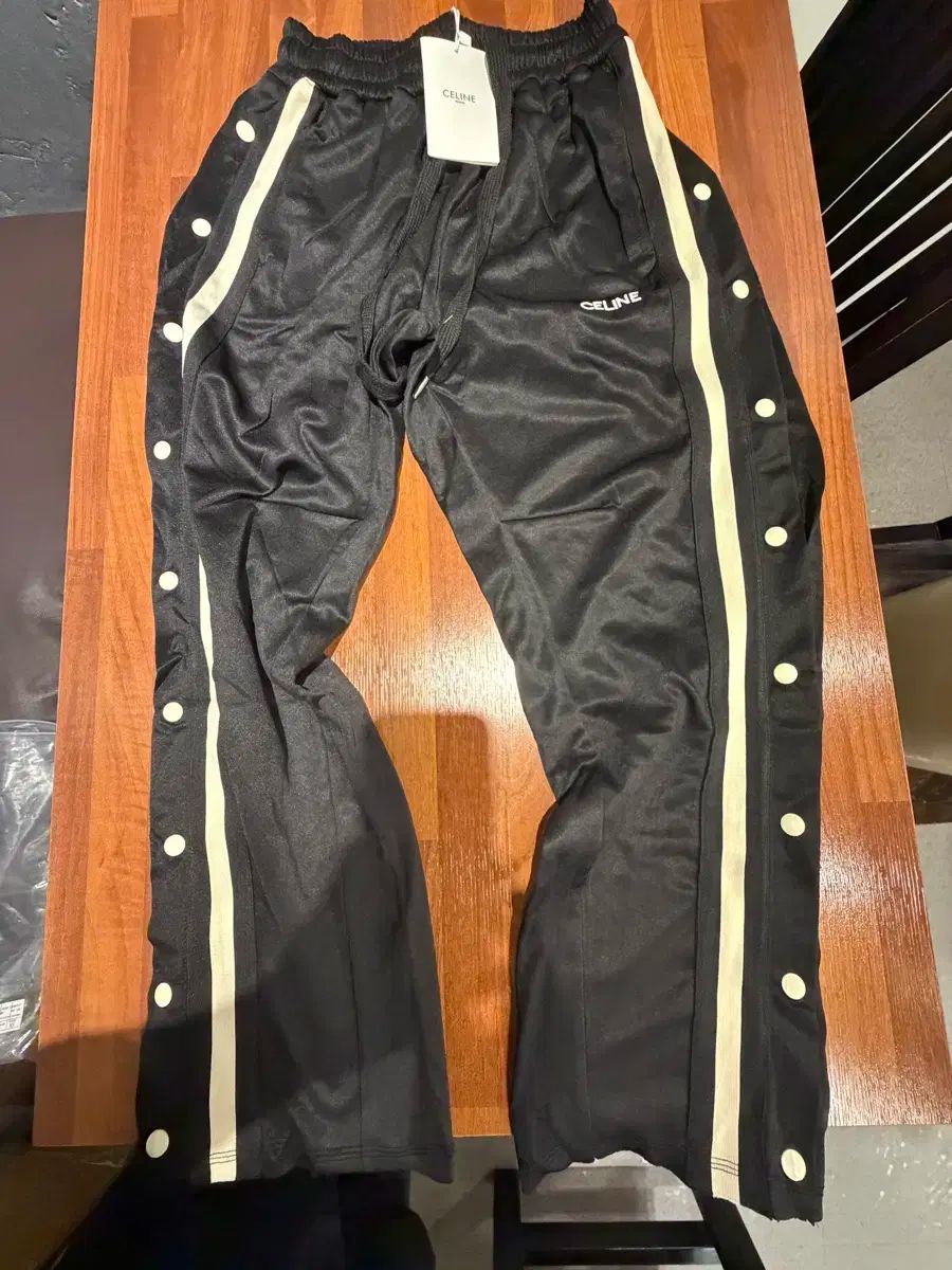 トラック パンツ