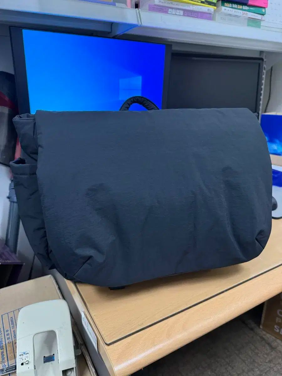 더텅 보부 クロスバック メッセンジャーバッグ ほぼ