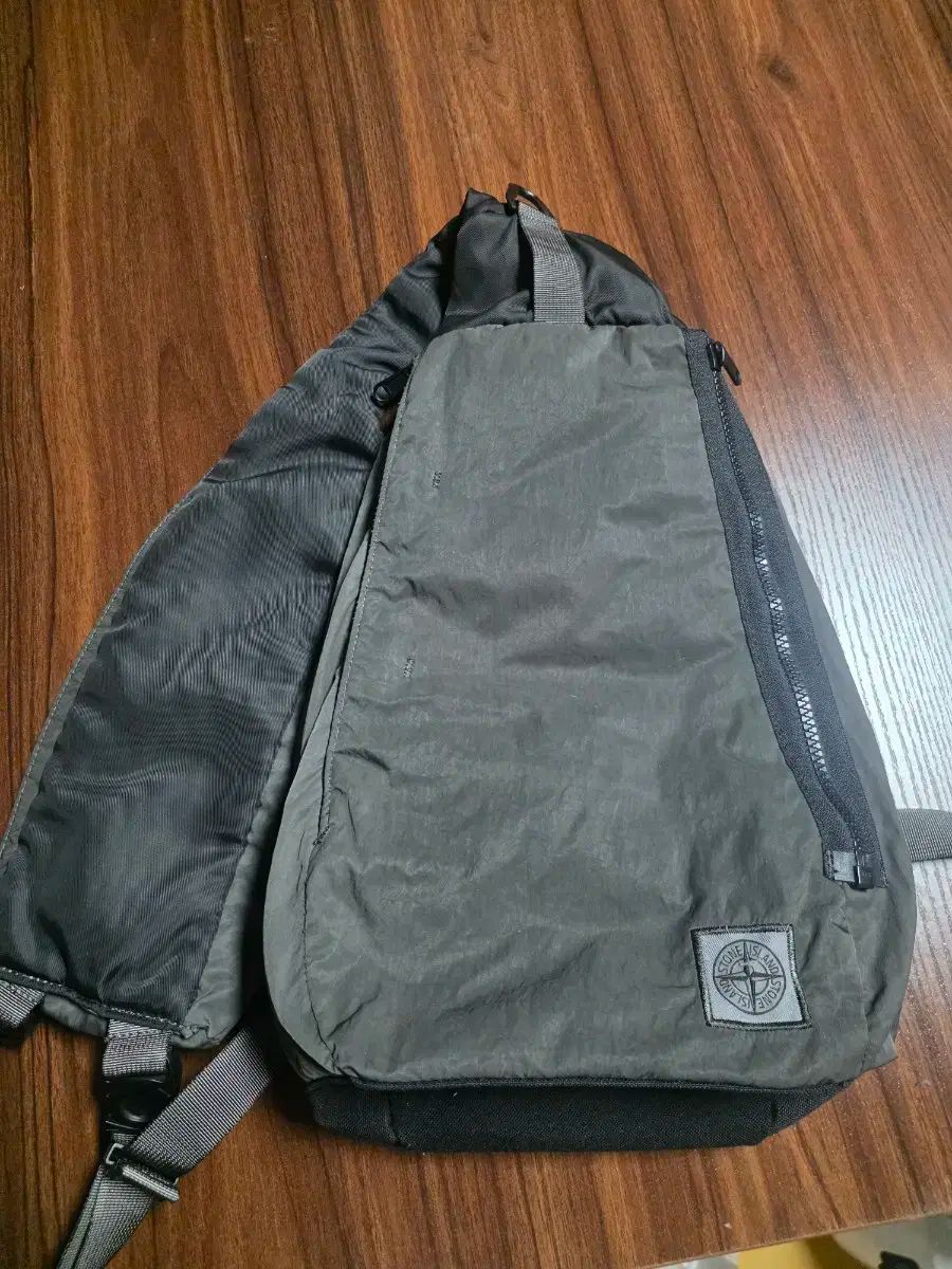 ストーンアイランド