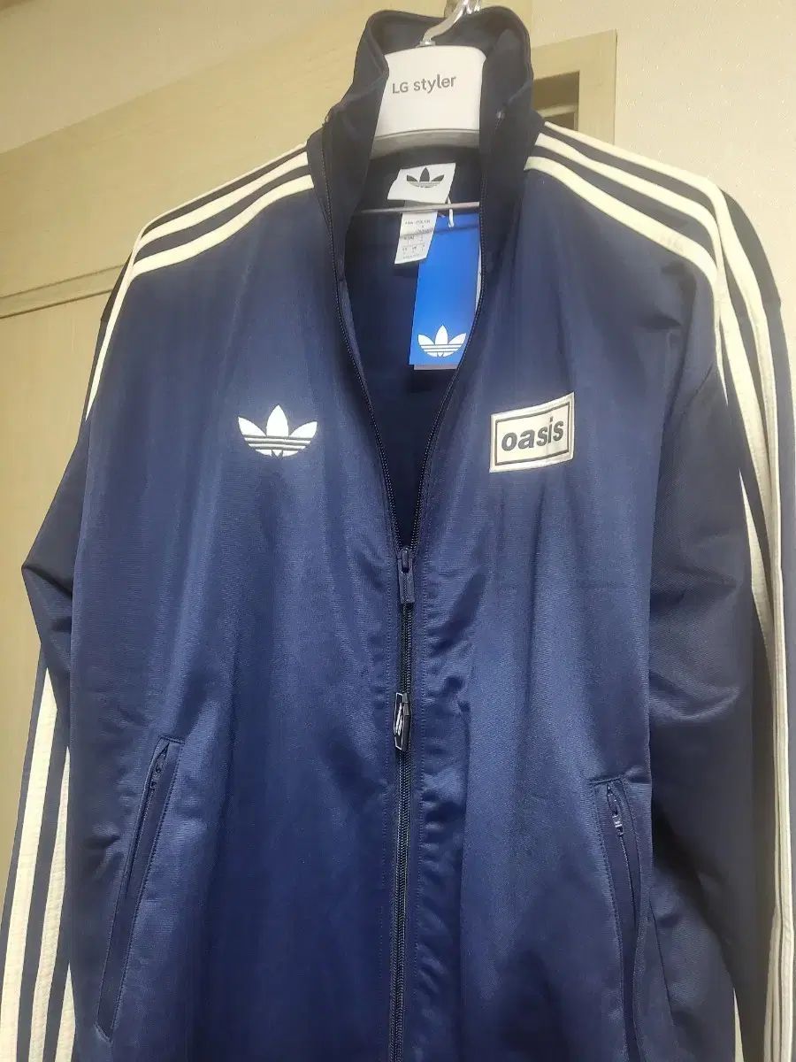 アディダス オアジス トラックジャージ ネイビー