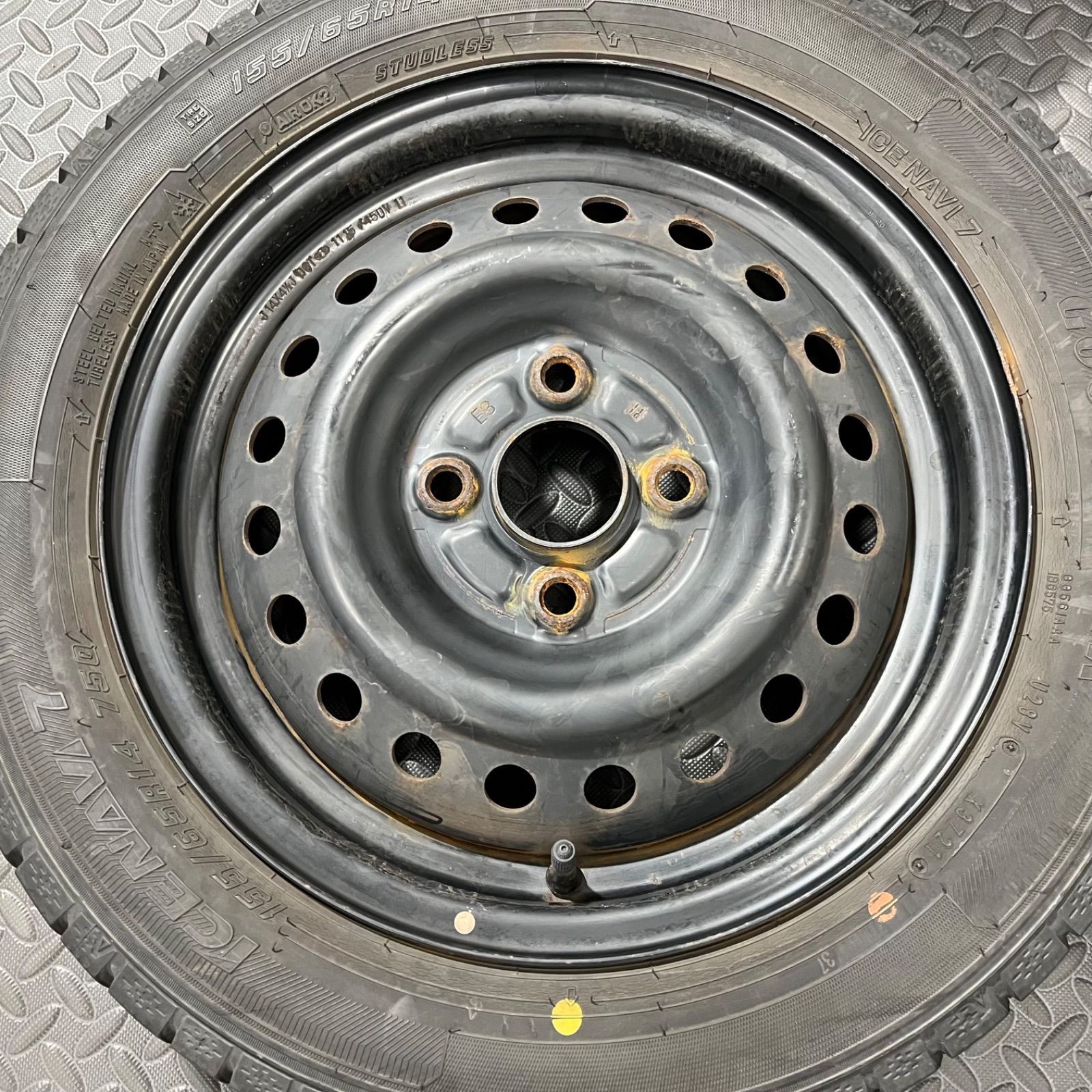 スタッドレスタイヤ