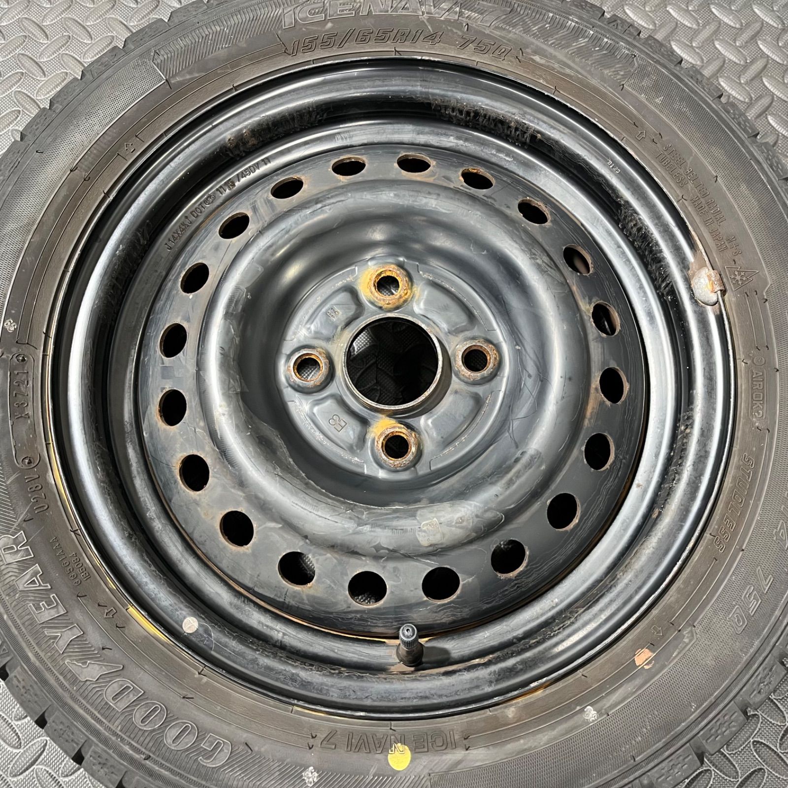 21年製 155 65 R 14 グッドイヤー アイスナビ7 ダイハツ タント ムーヴ ミラ コンテ スタッドレスタイヤ 1143