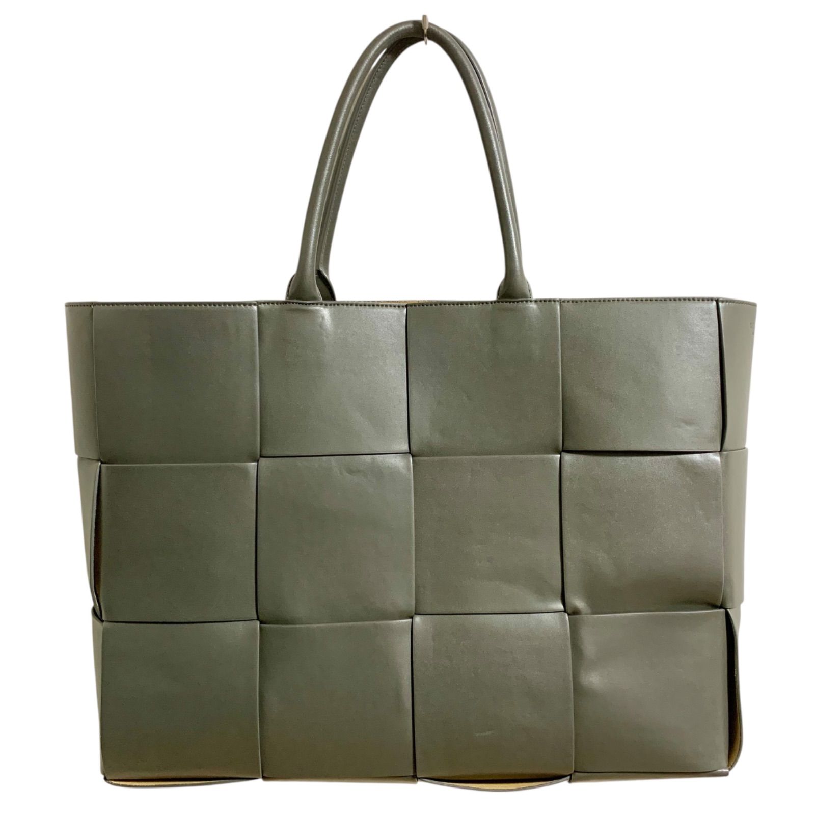 BOTTEGA VENETA ボッテガヴェネタ マキシイントレチャート ラージ