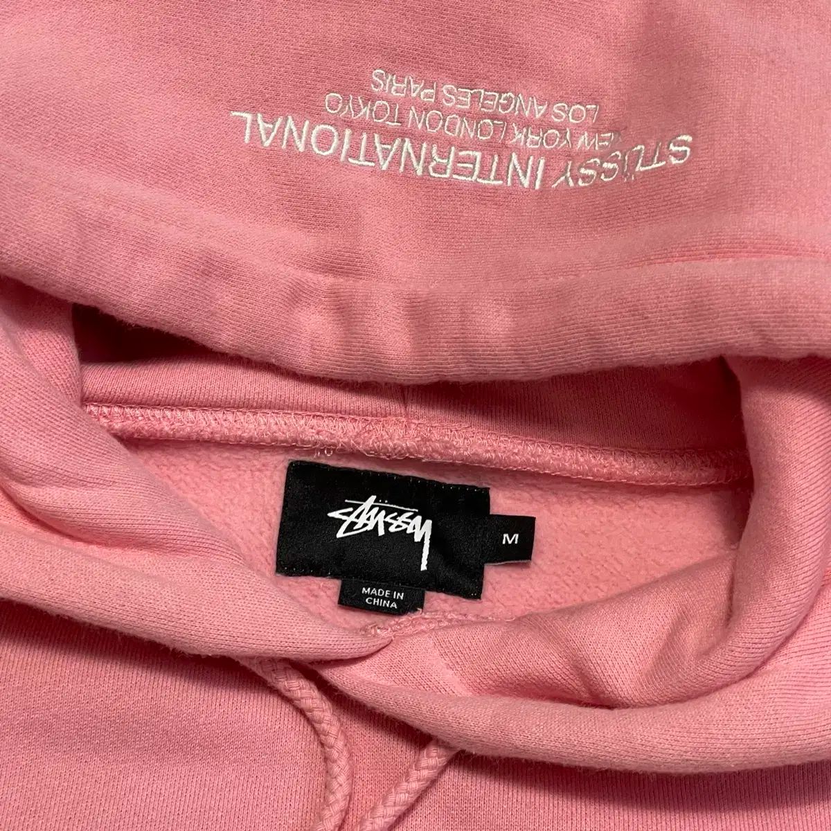 M STUSSY ピンク 起毛 WHO Tシャツ