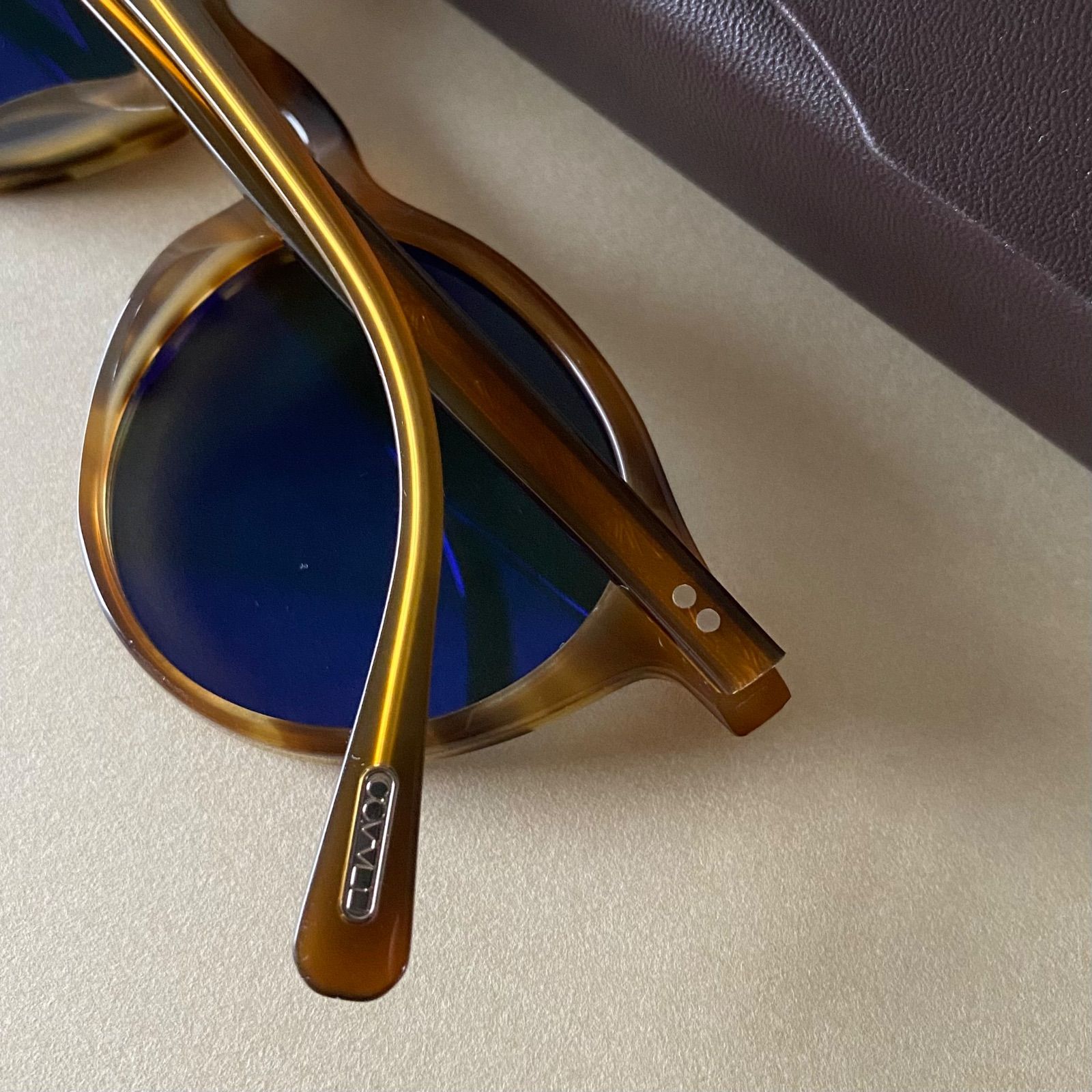 オリバーピープルズ