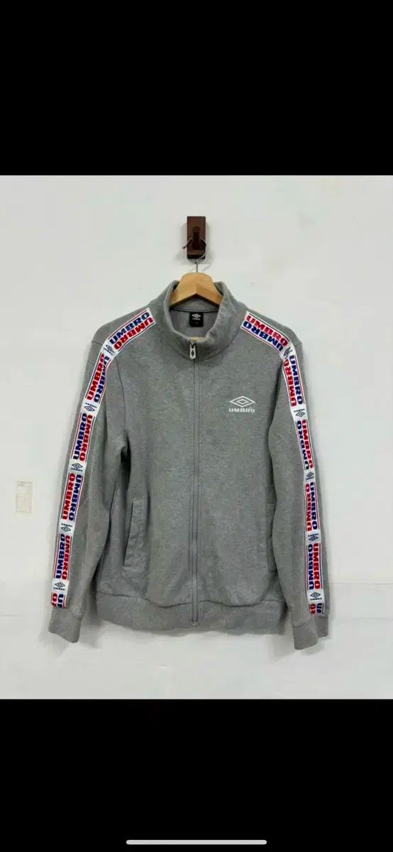 アンブロ サイドロゴ ジップアップジャージ