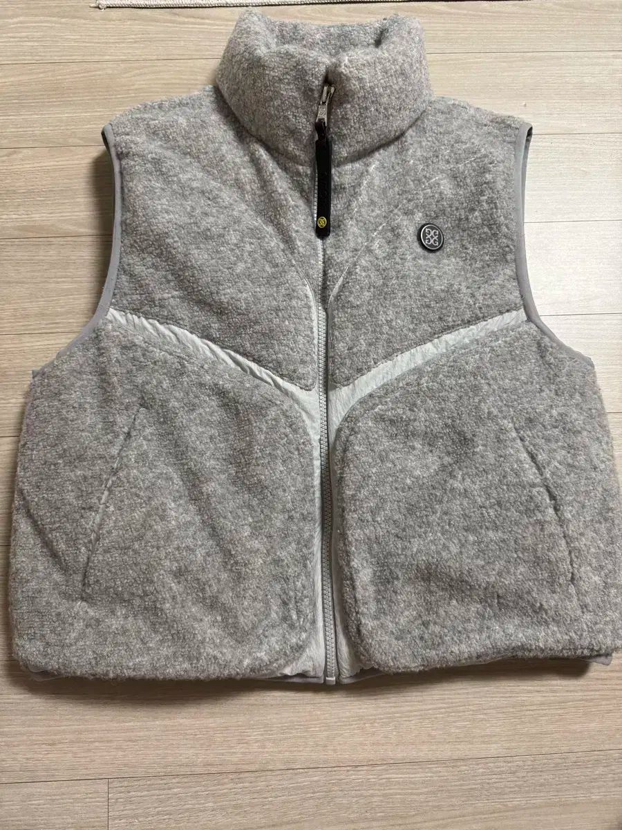 G FORE(ジーフォア) レディース ダウンベスト - メルカリ