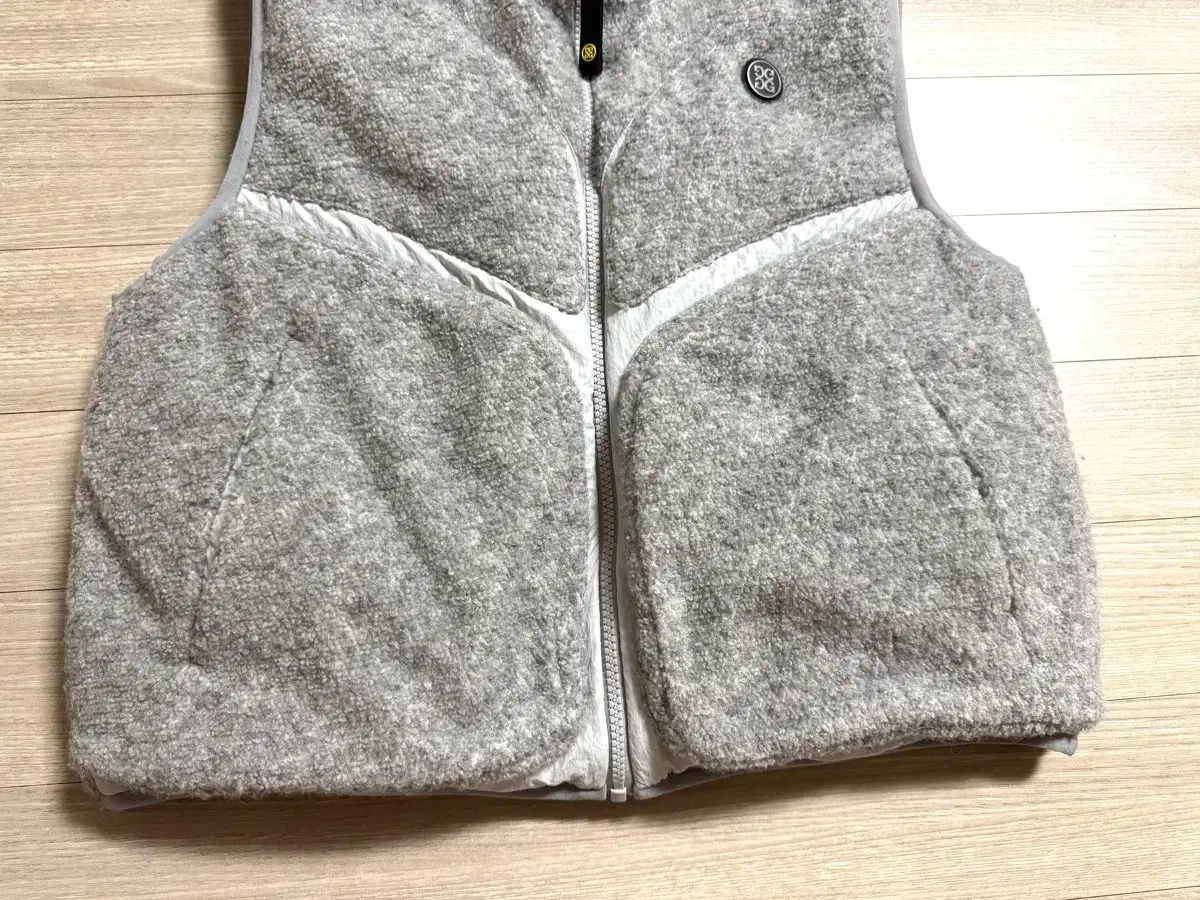 ジーフォア G/FORE 新作 レディース ダウンベスト ゴルフウェア ベスト G FORE(ジーフォア) レディース ダウンベスト - メルカリ