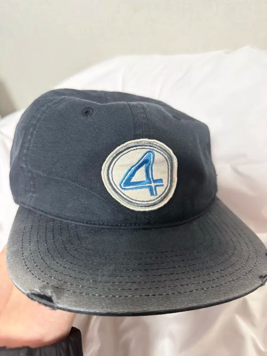 Face the Sun LOVE 版ファンタスティックフォー 4 キャップ チャコール