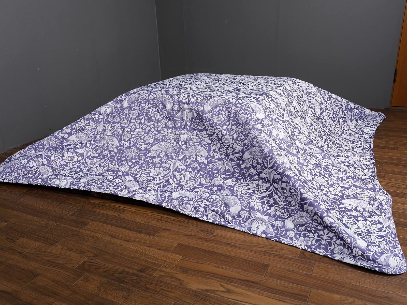 V-A ヴィクトリア-アルバート博物館 いちご泥棒 ブルー マルチカバー長方形 200×240㎝ ロマンス小杉