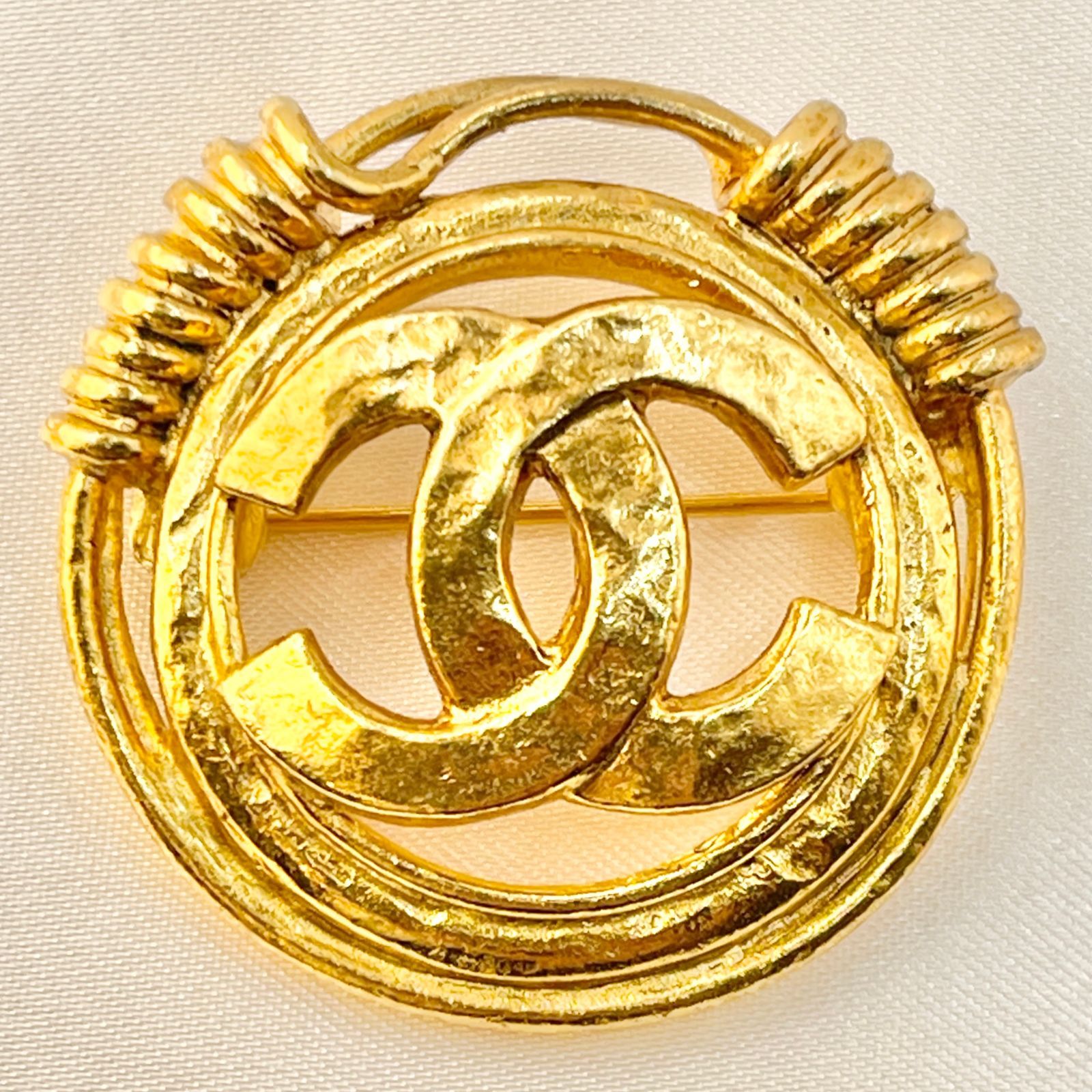 シャネル ヴィンテージ ブローチ ココマーク ラウンド バネモチーフスプリング