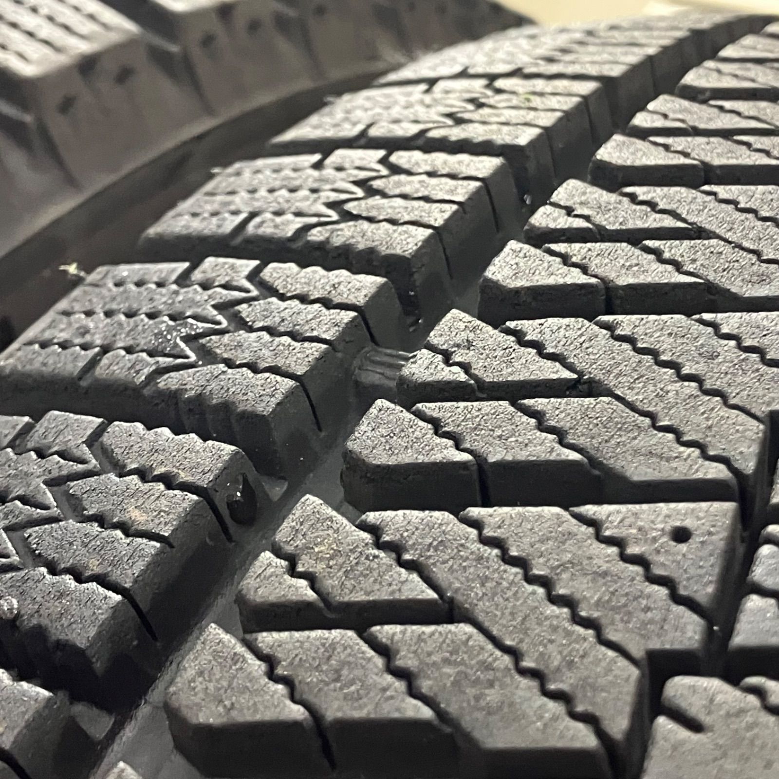 スタッドレスタイヤ 3504