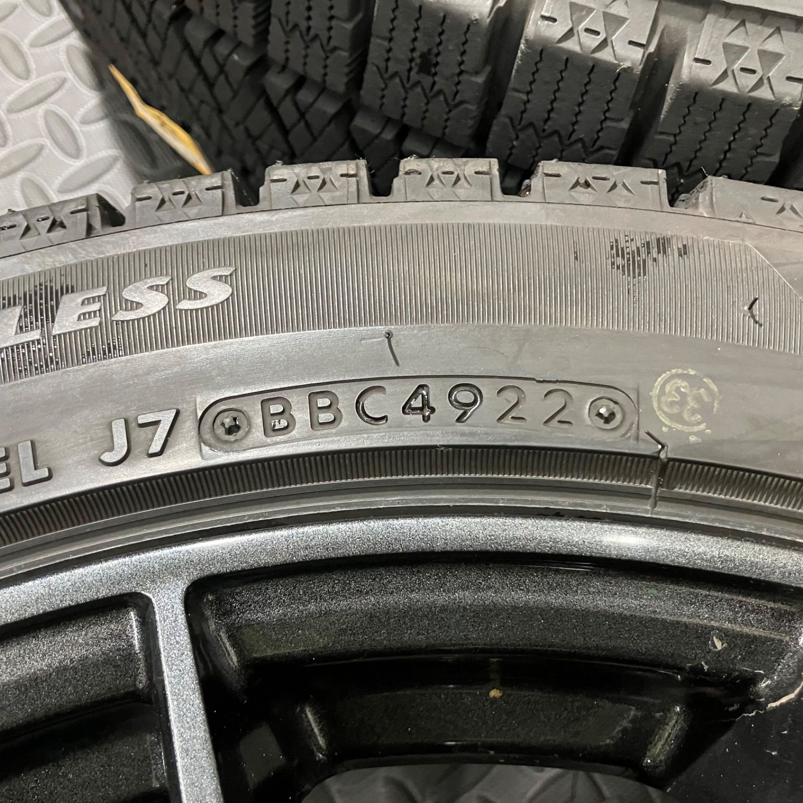 スタッドレスタイヤ