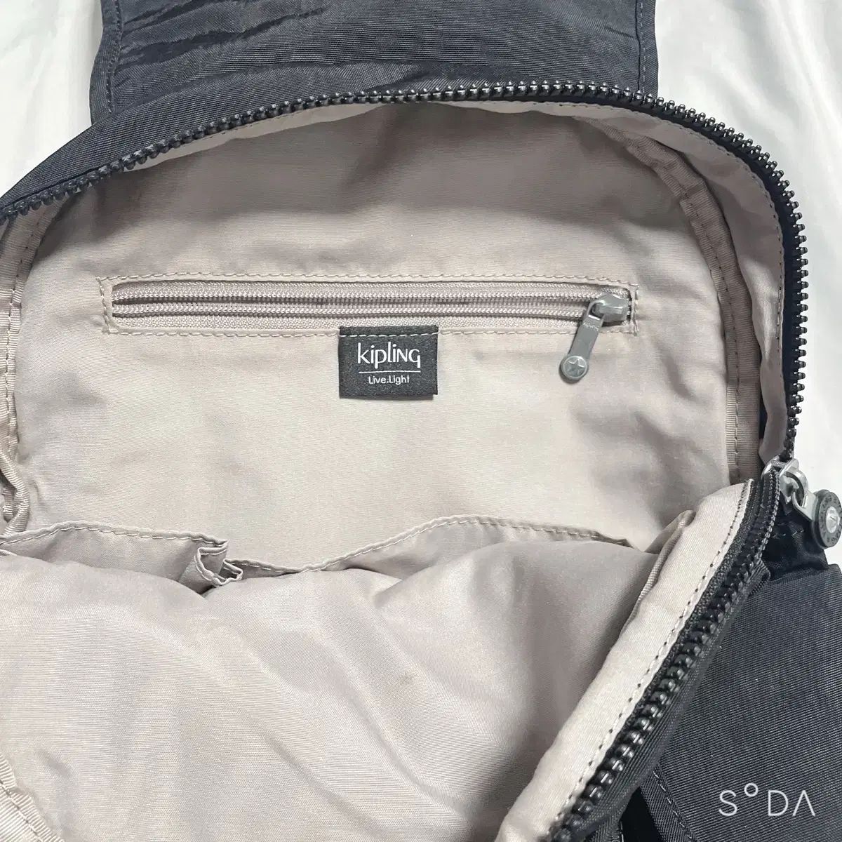 キプリング ブラック