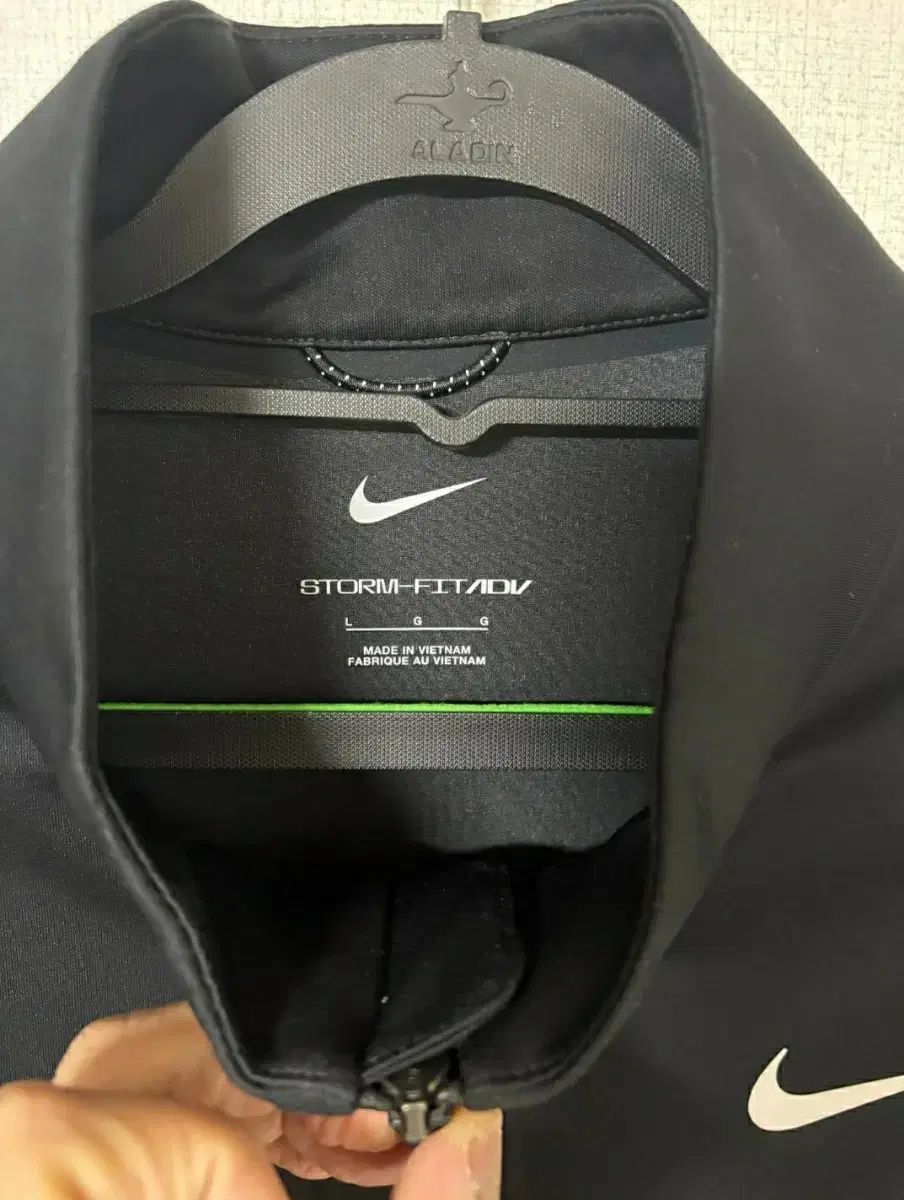 ナイキゴルフ ストーム フィット ベスト Lサイズ
