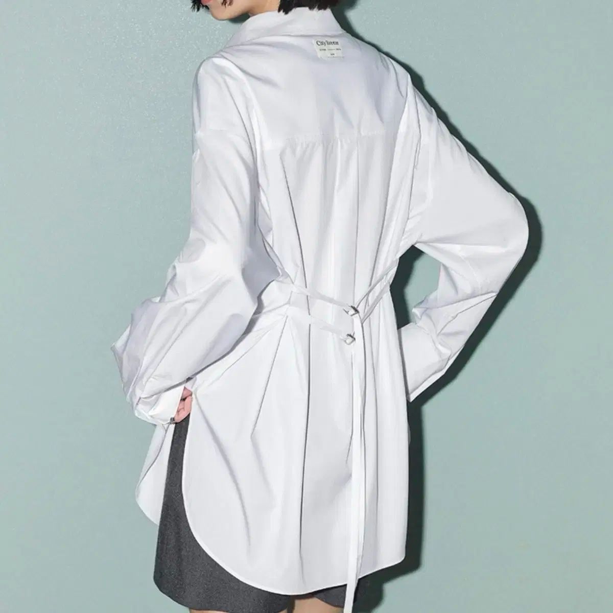 シティーブリーズ リンクル フリー ベルト付き シャツ 白