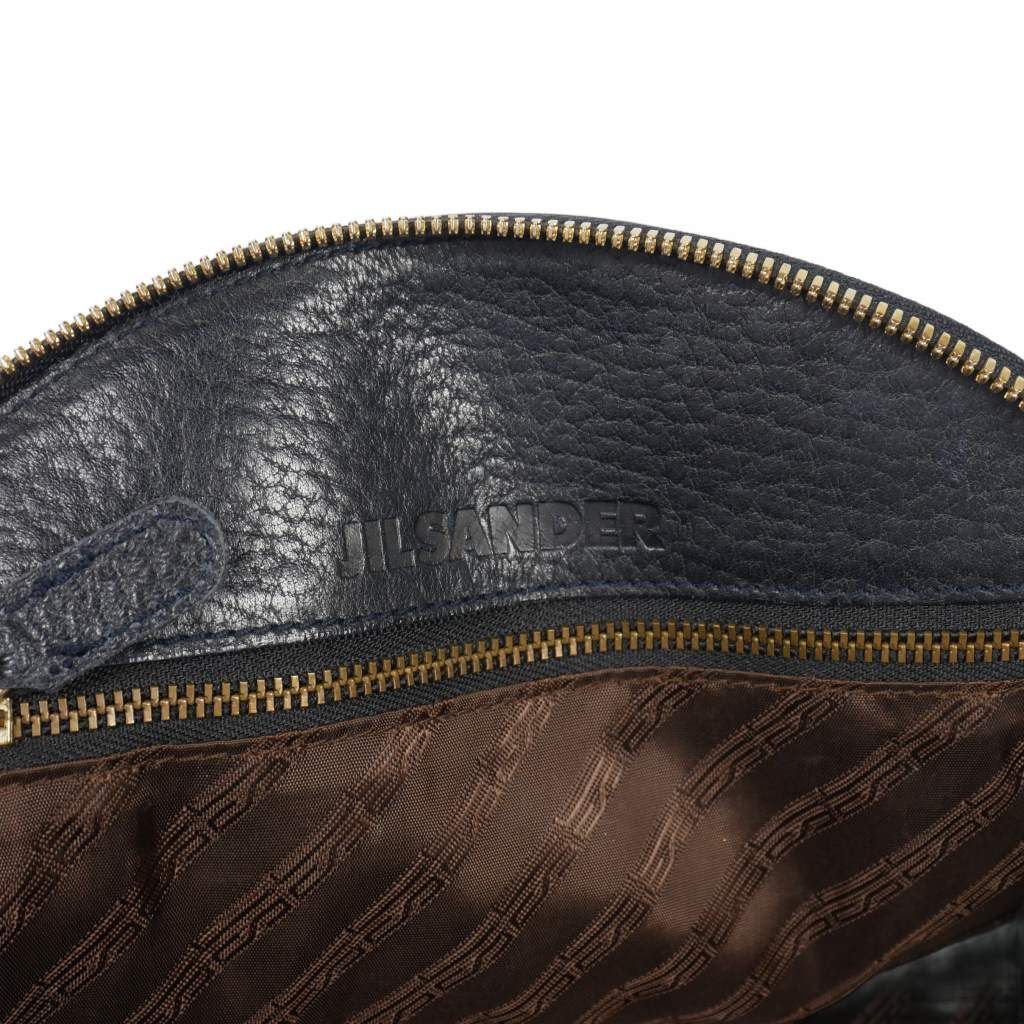 ダークネイビー