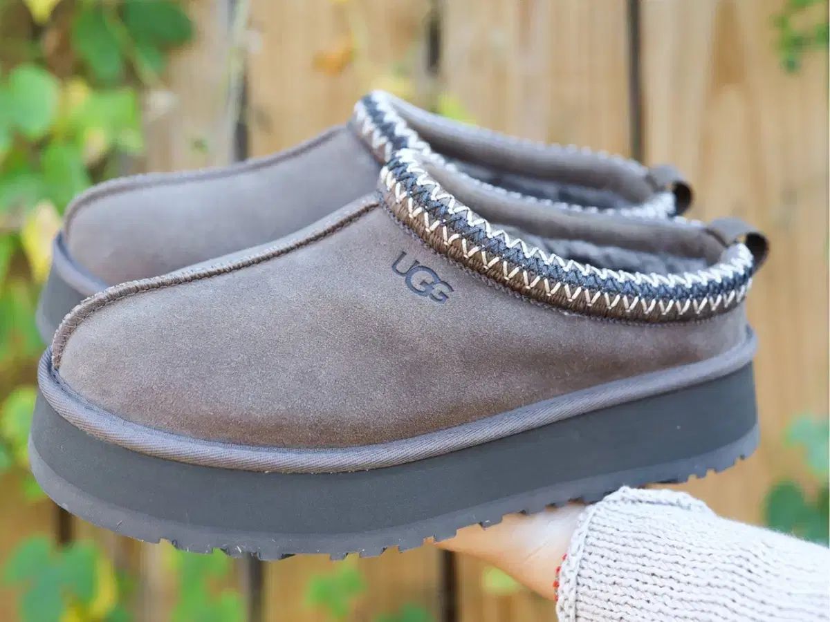 確かな品質。必見！ アグ タズ tazz フラットフォーム hickory 最高の品質！