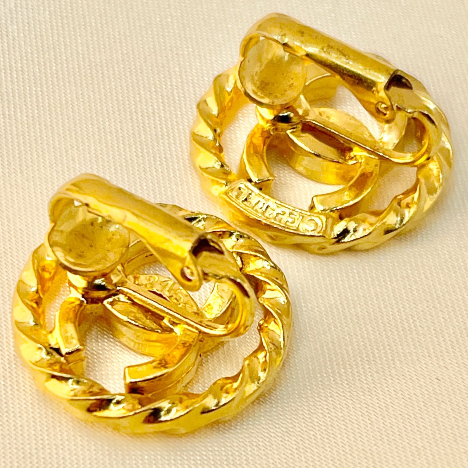 シャネル ヴィンテージ イヤリング ココマーク サークルツイスト