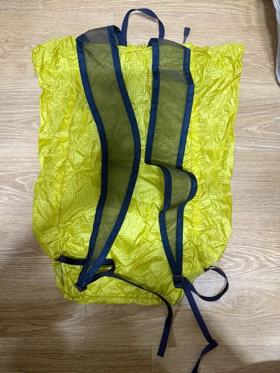 モンベル バーサライトバッグ 15 L