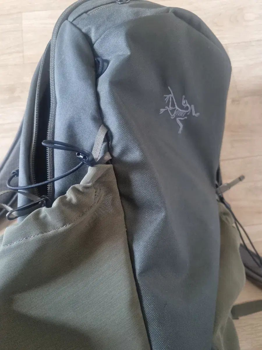 ARC TERYX アークテリクス バックパック リュックサック グレー カーキ