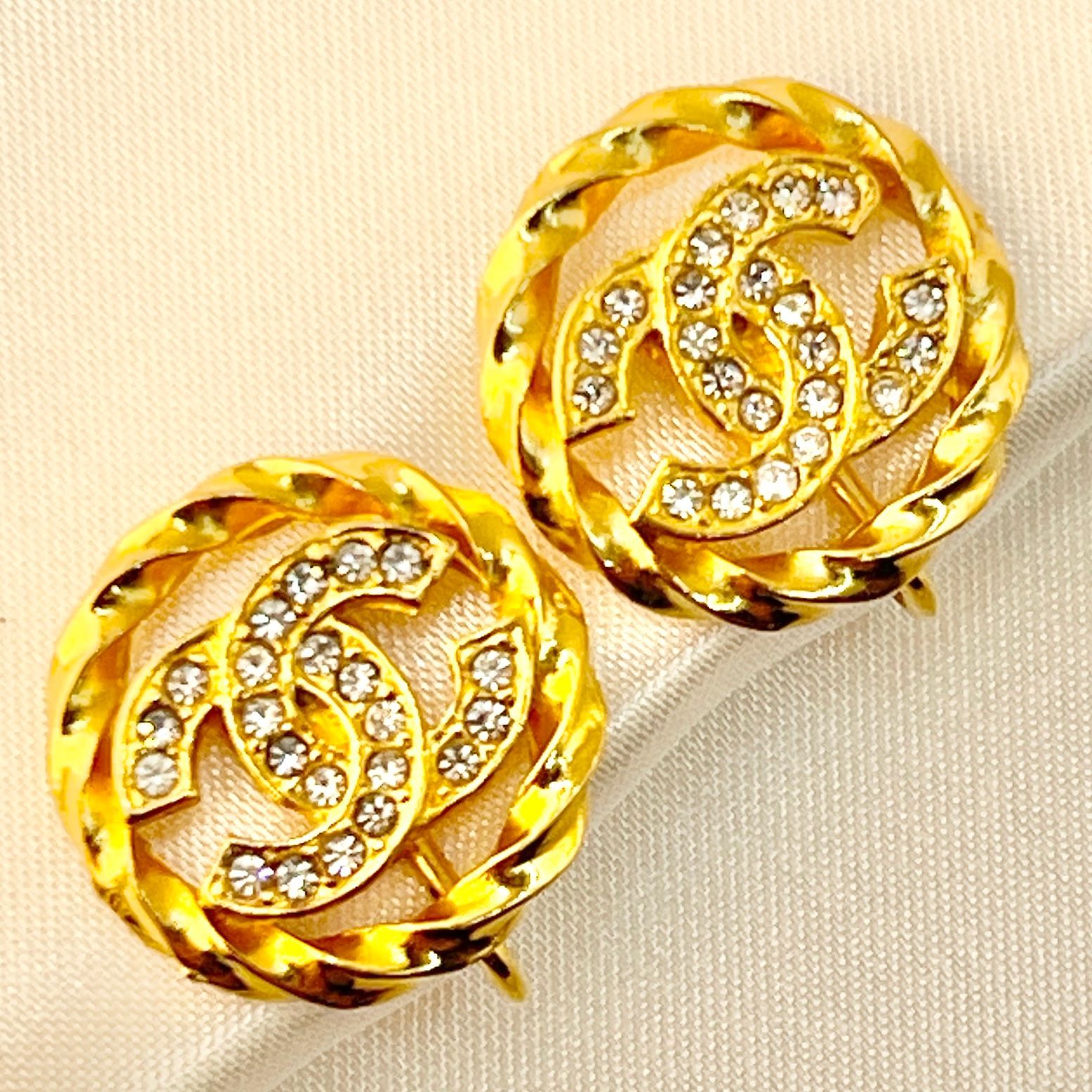 シャネル ヴィンテージ イヤリング ココマーク サークルツイスト 小ぶり