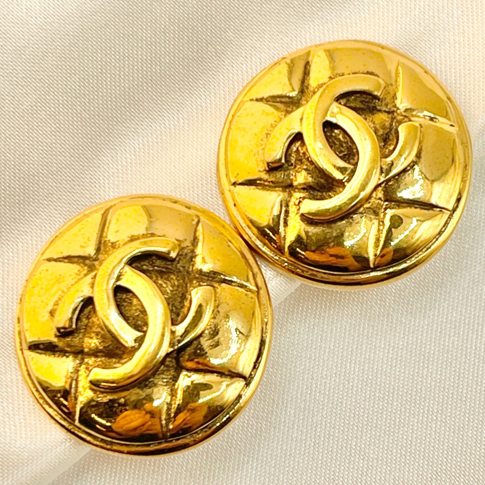 シャネル ヴィンテージ イヤリング ココマーク マトラッセ ラウンド型 コメ有