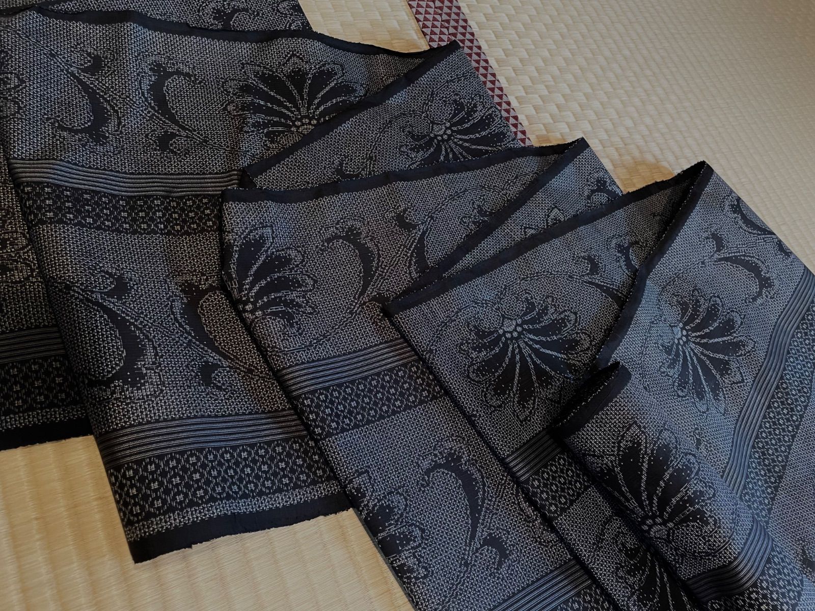 正絹 大島紬 反物 モダンでお洒落な柄行き