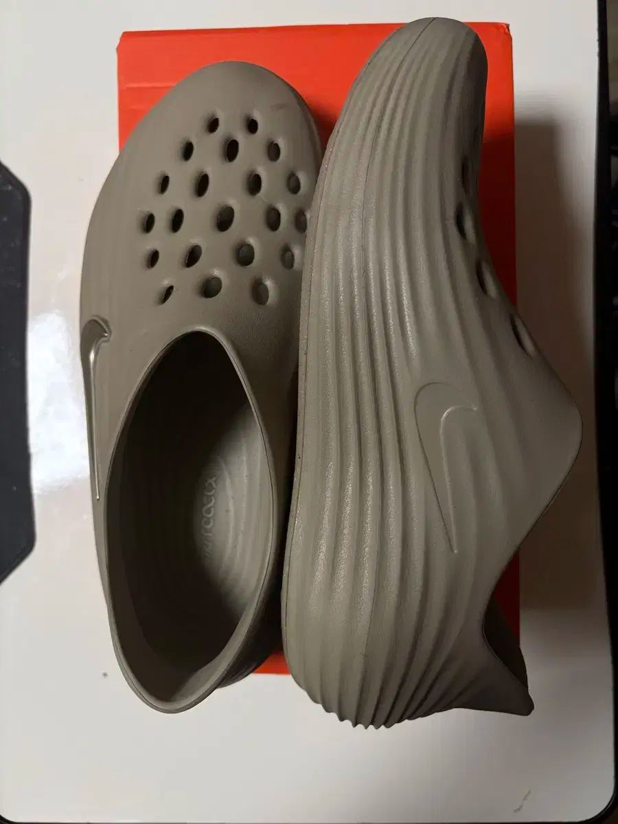 ナイキ リアクトX リー ジュビネイト カーキ 270