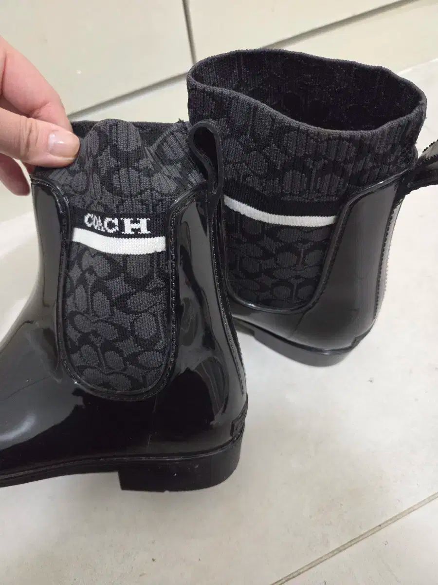 レインブーツ み4万