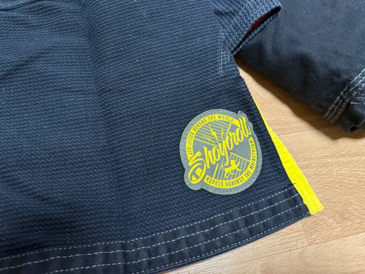 日本体育大学 NITTANDAI VOLLEYBALL シャツM ANTICAPOSADAPORTOERCOLE_COM