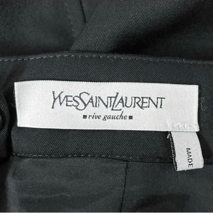 イヴサンローランリブゴーシュ　ブラック　シルク　膝丈　スカート　黒　38 格安 イヴサンローランリブゴーシュ ブラック シルク 膝丈 スカート