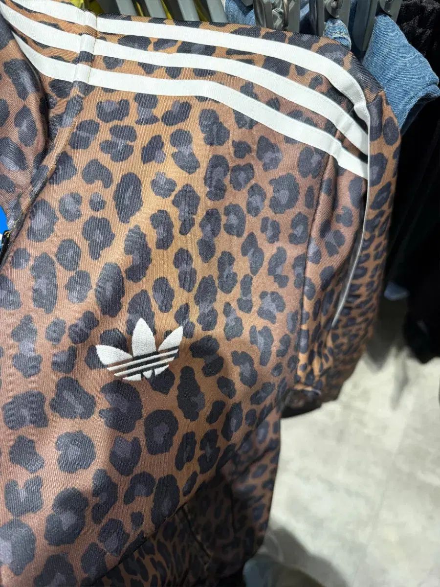 adidas アディダス ヒョウ柄 レオパード ジャージ xl KANDAIZUMI_COM