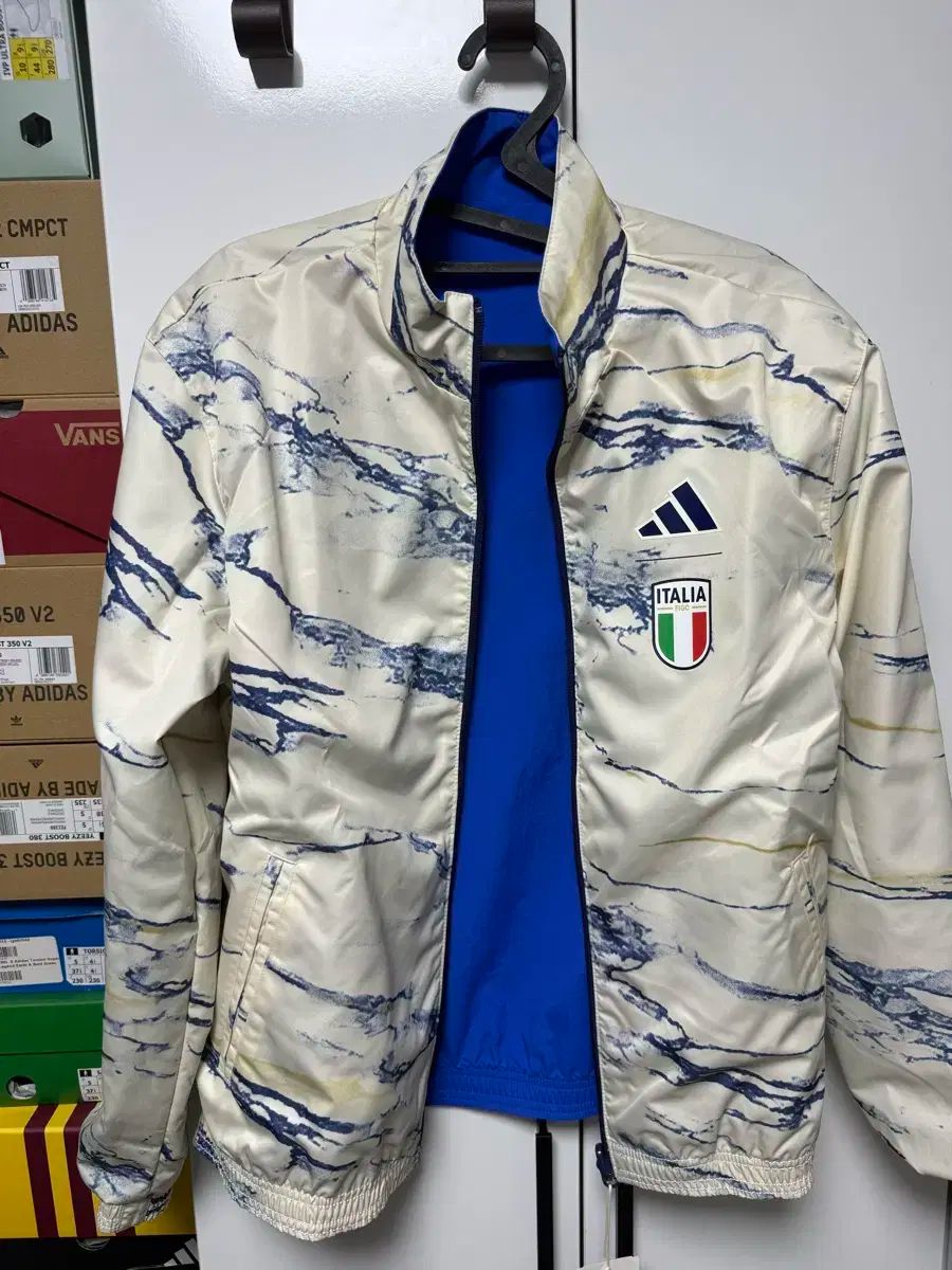 アディダス イタリア