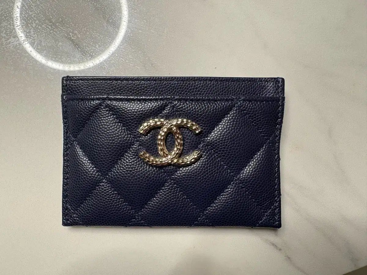 シャネル カードウォレット キャビア ネイビー ゴールド ロゴ