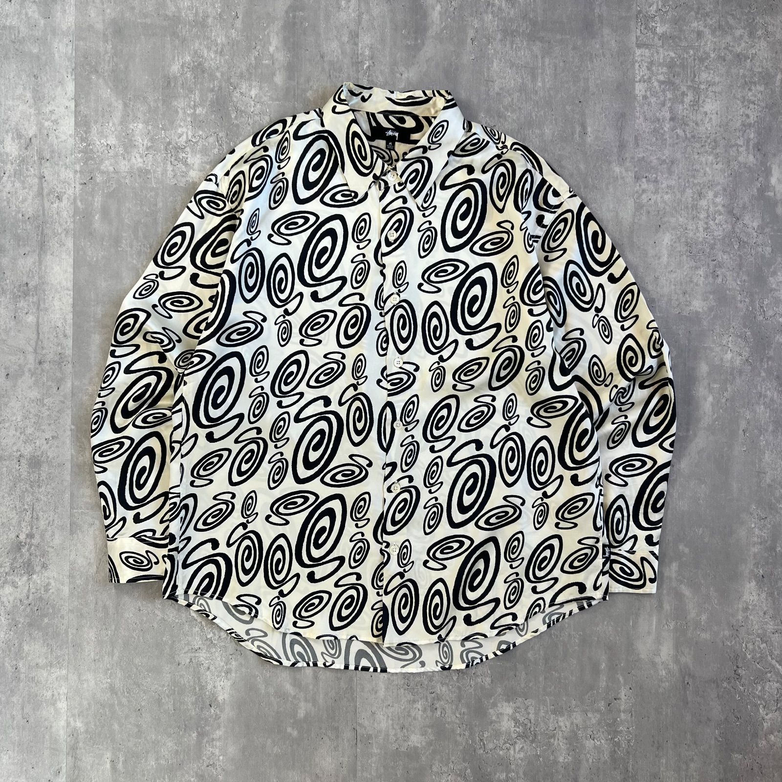 STUSSY ステューシー 22 SS SWIRLY S SILK SHIRT ショーンフォント総柄 シルク長袖シャツ Mサイズ ホワイト系 品番1110242