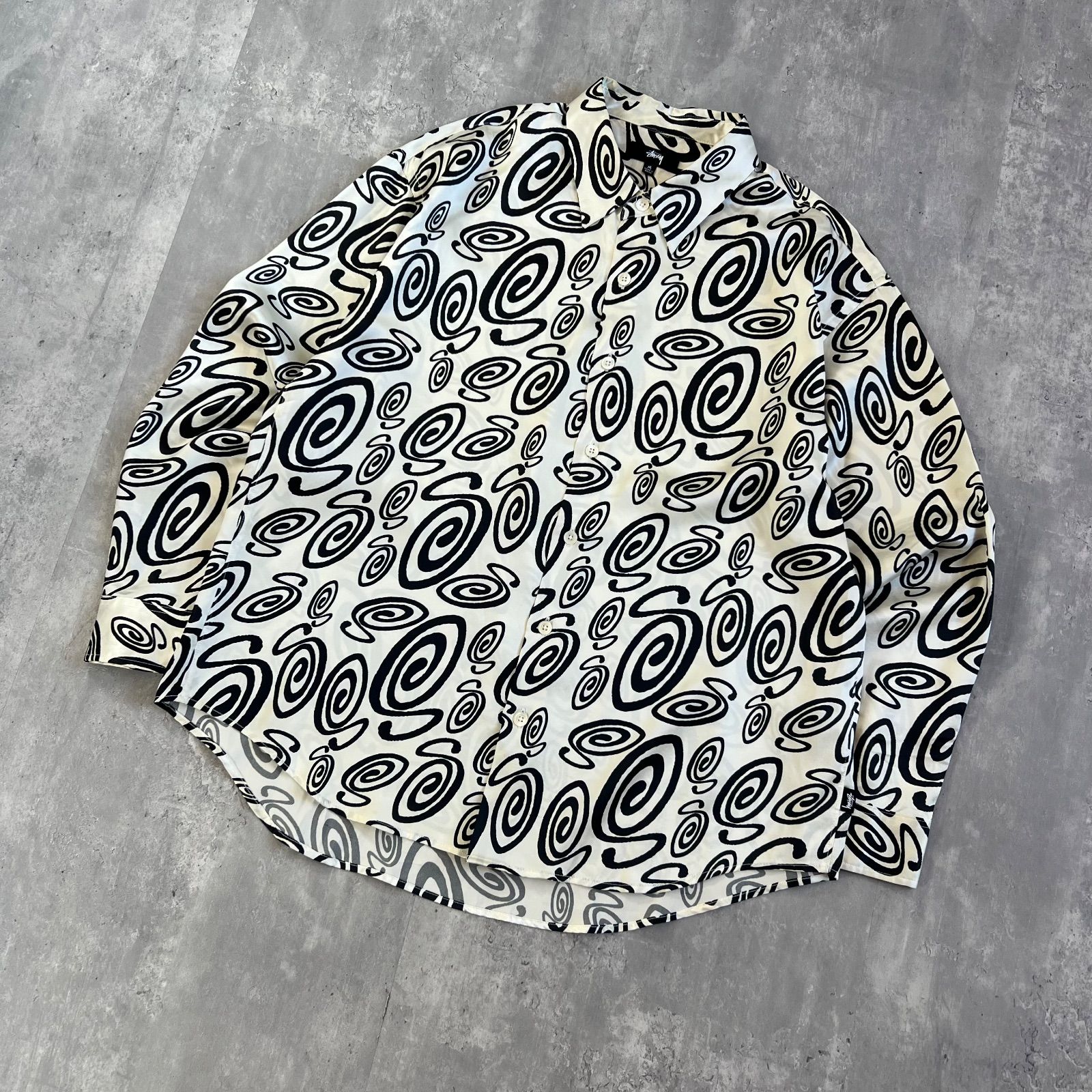 STUSSY ステューシー 22SS SWIRLY S SILK SHIRT ショーンフォント総柄 シルク長袖シャツ Mサイズ ホワイト系 品番1110242