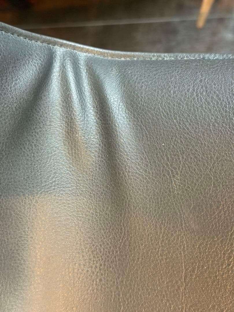 ②リーンロゼ ligne roset ブラック レザーチェア 2脚セット YZ - メルカリ