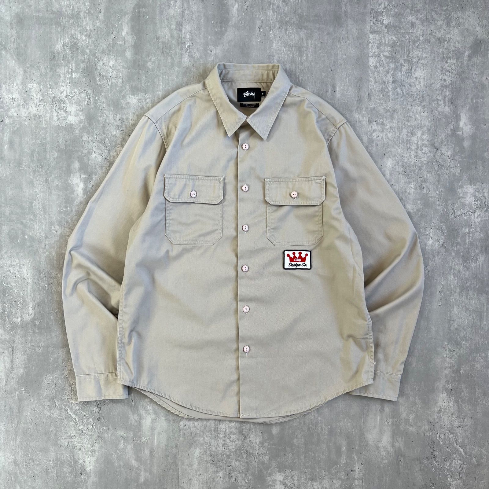 STUSSY ステューシー WORK SHIRT ワークシャツ クラウンロゴ 刺繍ワッペン 猫目ボタン ベージュ系 Sサイズ