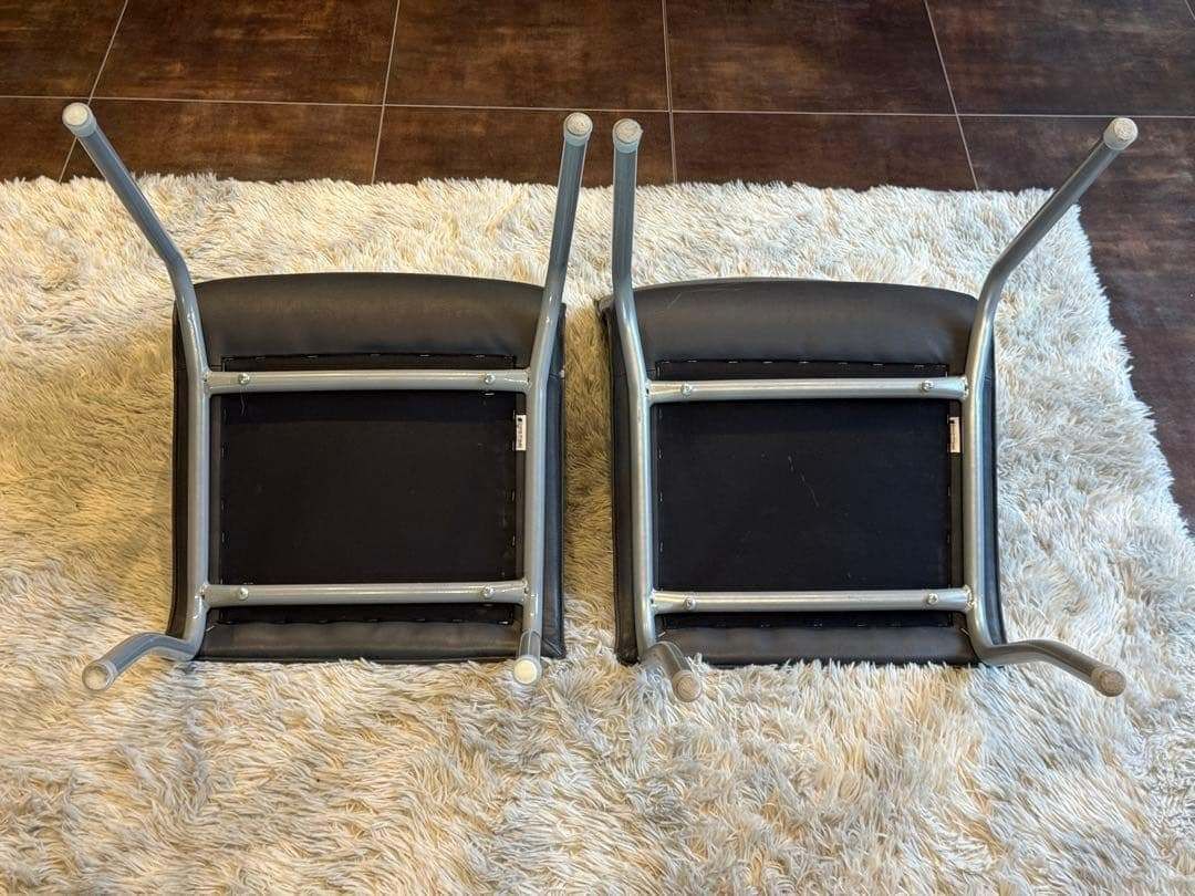 ①リーンロゼ ligne roset ブラック レザーチェア 2脚セット YZ - メルカリ