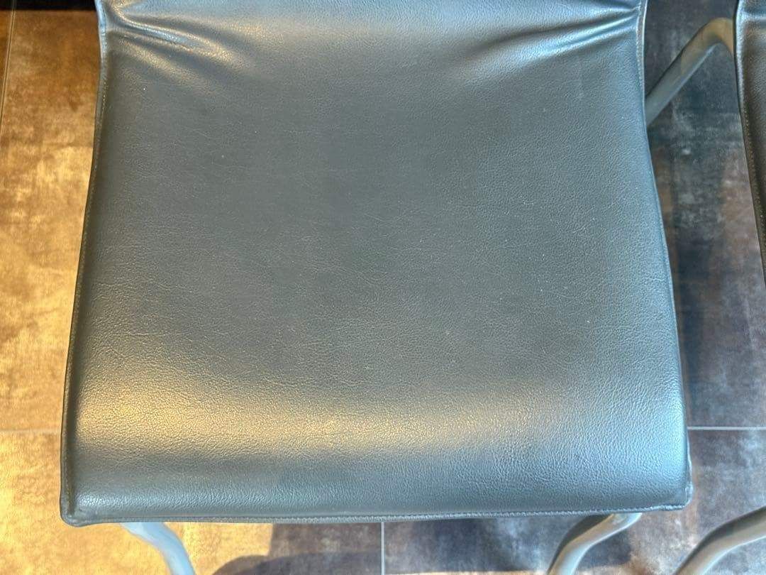 ①リーンロゼ ligne roset ブラック レザーチェア 2脚セット YZ - メルカリ