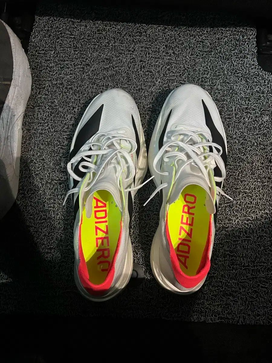 アディダス アディオス プロ4 カーボン ランニングシューズ 26.5cm