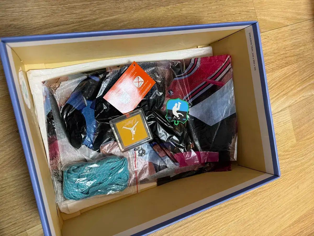 285 NIKE エア ジョーダン 4 UNION デザート モス